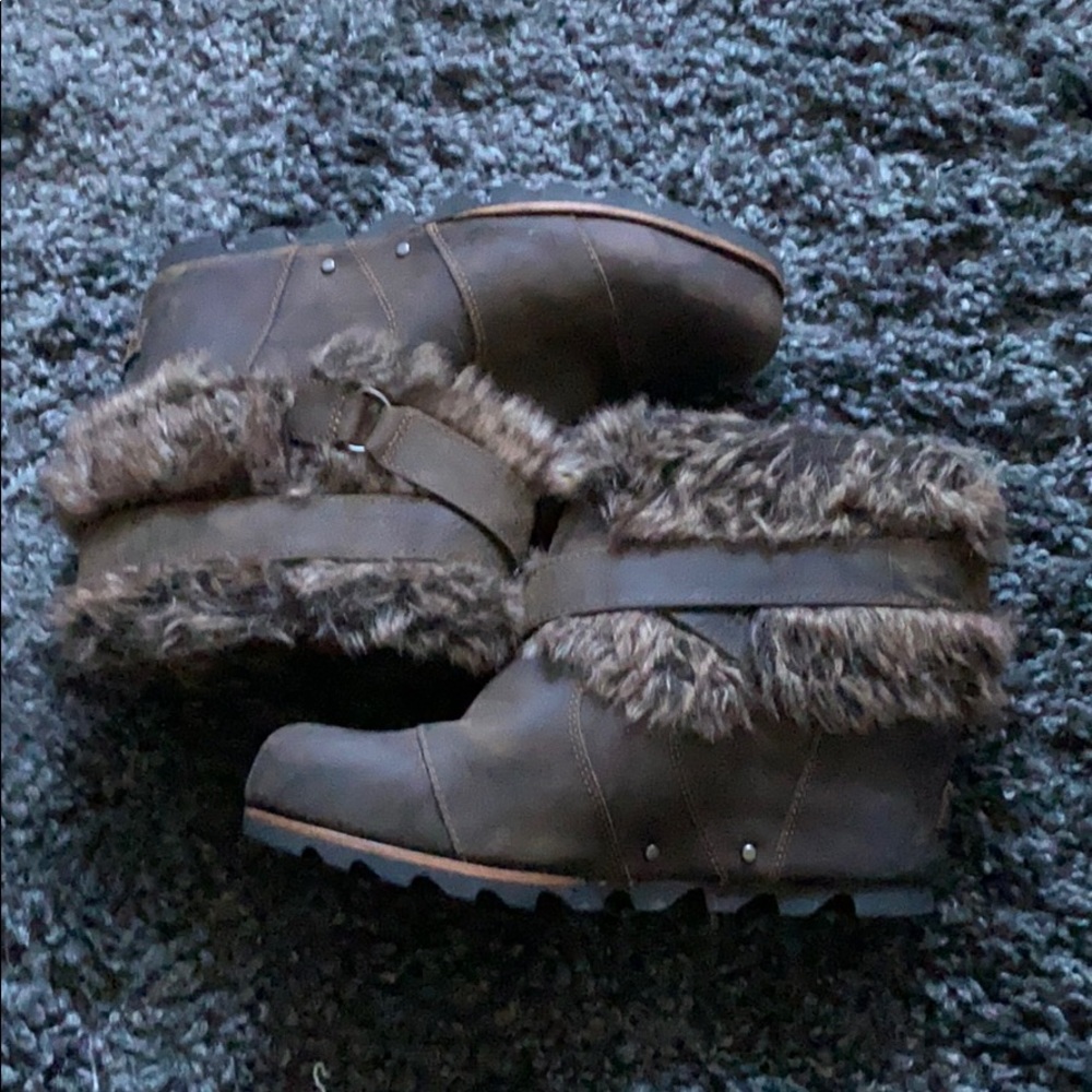 Sorel wedge with fur shoes